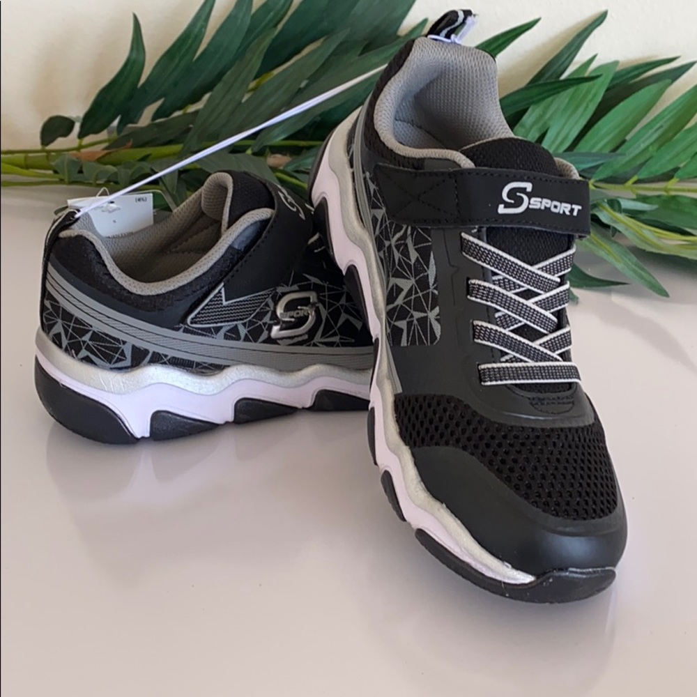 Boys shoes